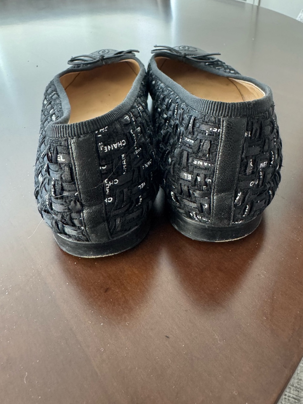 CHANEL Black and White logo Tweed & Leather Cap-Toe Ballet Flats - Picture 6 of 8